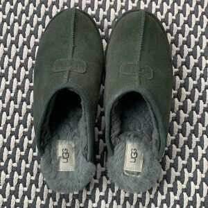 Ugg slip on shoes